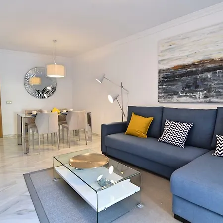 Puerto Malagueta Solo Familias Apartment Malaga